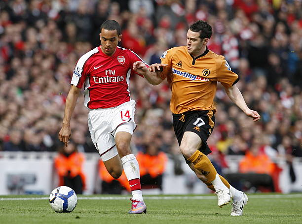 這也暴露了 這也暴露了